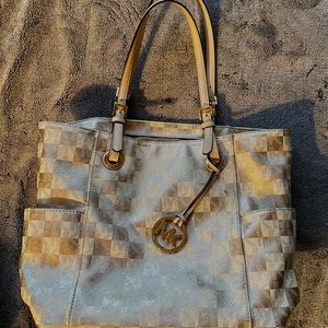 Michael Kors tote, like new!